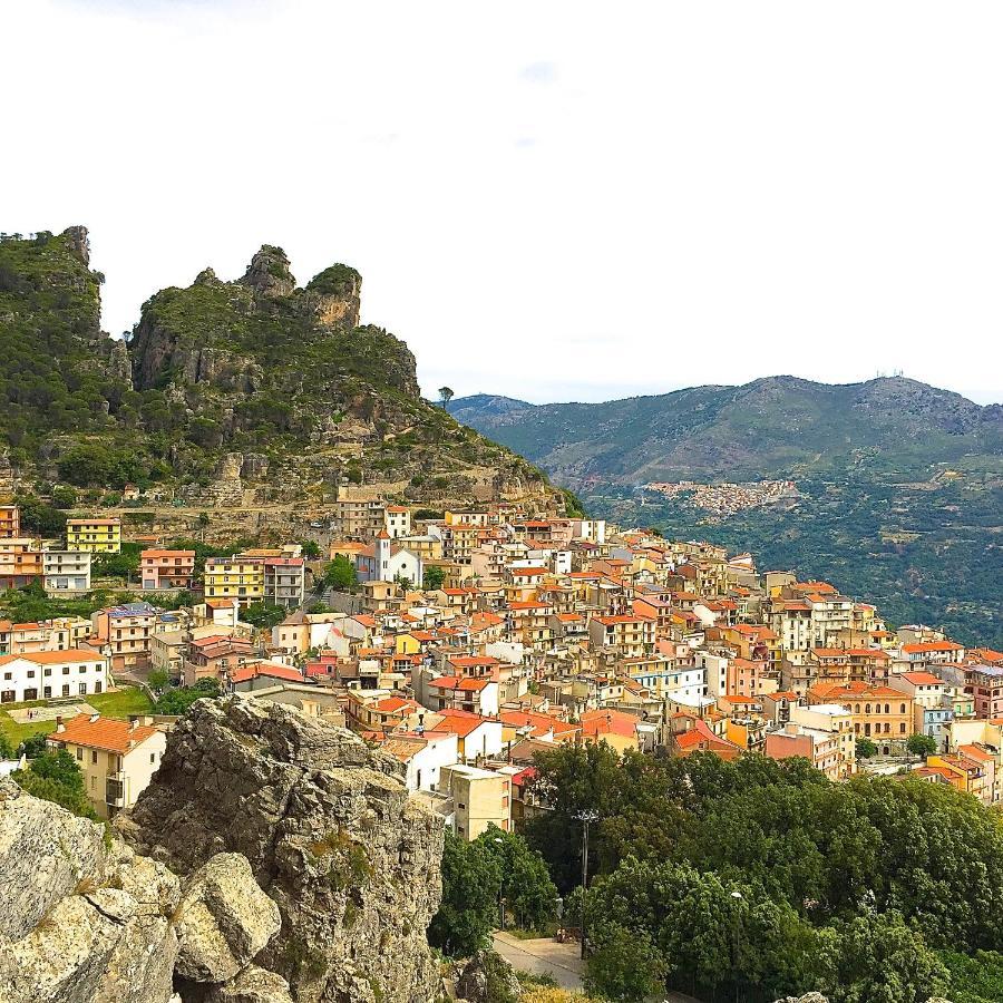 Ulassai Sardinia Climbing House Bed & Breakfast エクステリア 写真