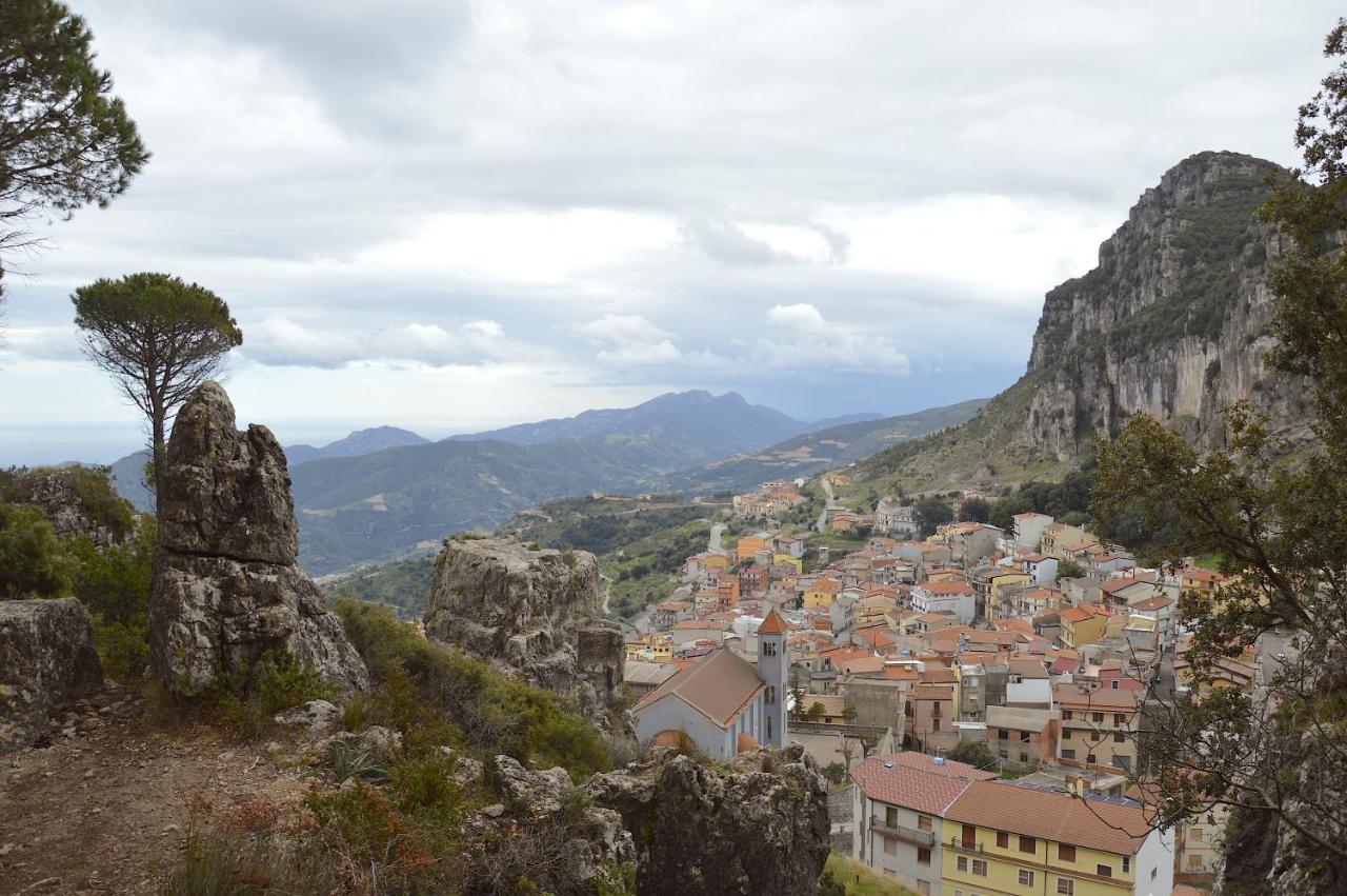 Ulassai Sardinia Climbing House Bed & Breakfast エクステリア 写真